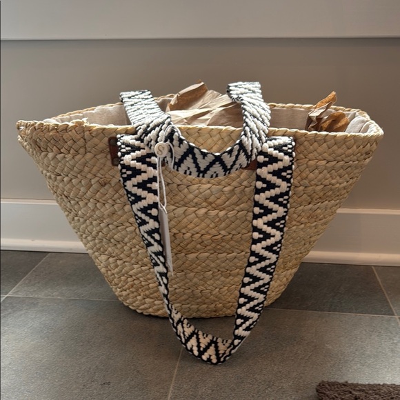 Woven Straw Tote with Brown Leather Pocket - Picture 3 of 3